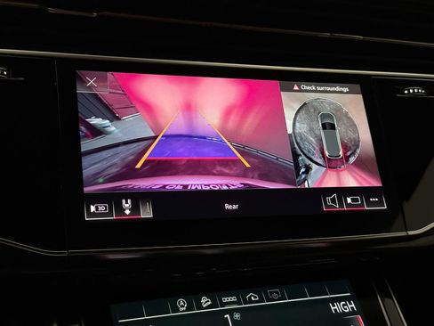 Used 2021 Audi SQ7 Premium Plus w/ Driver Assistance Package image 38