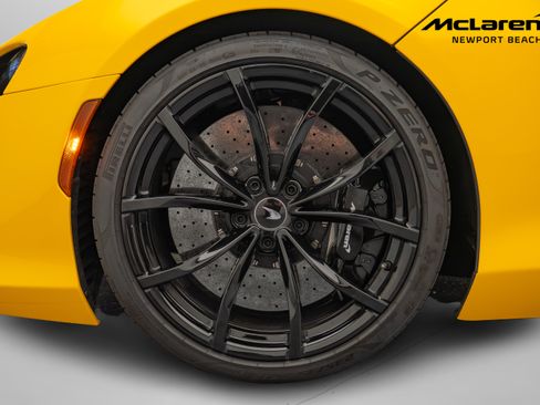 Used 2024 McLaren Artura RWD image 20