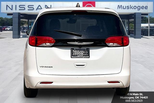 Used 2023 Chrysler Voyager LX FWD image 6