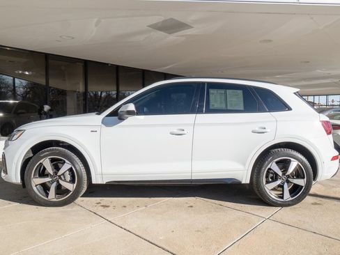 Used 2023 Audi Q5 2.0T Prestige w/ Prestige Package image 4