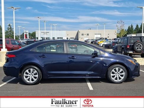 Certified 2025 Toyota Corolla LE FWD image 7