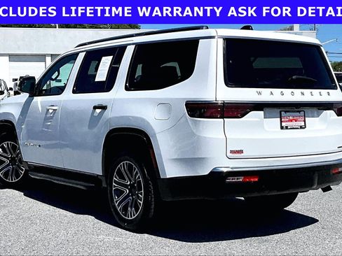 Used 2024 Jeep Wagoneer Series II AWD/4WD image 9