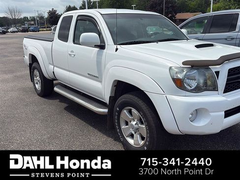 Used 2011 Toyota Tacoma 4x4 Access Cab V6 w/ TRD Sport Pkg image 1