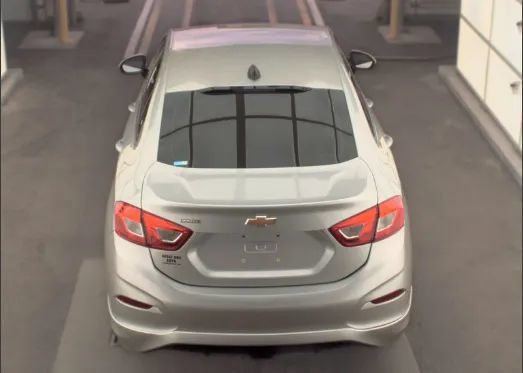 Used 2018 Chevrolet Cruze LS w/ LPO, Ground Effects Package FWD image 4