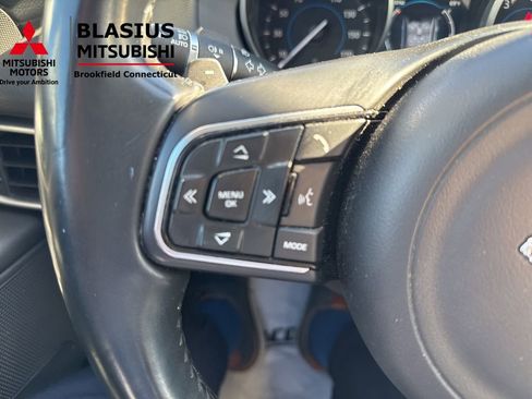 Used 2017 Jaguar XE Premium RWD image 22