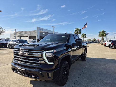 Used 2024 Chevrolet Silverado 2500 High Country w/ High Country Premium Package image 1