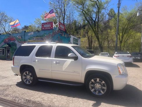 Used 2013 GMC Yukon Denali image 1