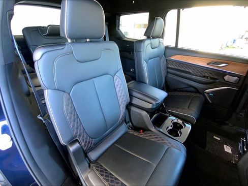 Used 2024 Jeep Grand Cherokee L Summit image 20