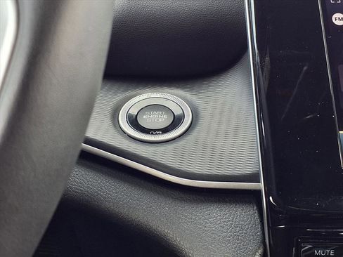 Certified 2023 Jeep Grand Cherokee L Laredo image 16