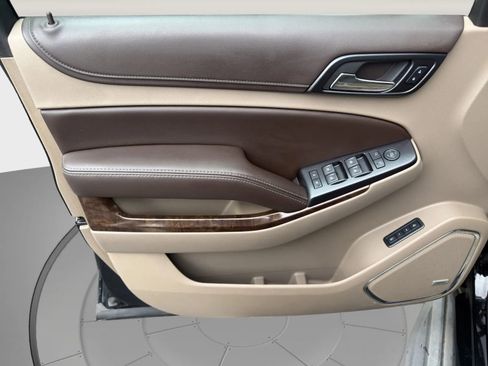 Used 2016 Chevrolet Suburban LT image 12