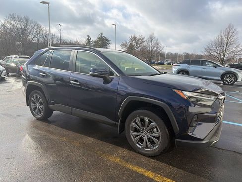 Used 2023 Toyota RAV4 Limited image 4
