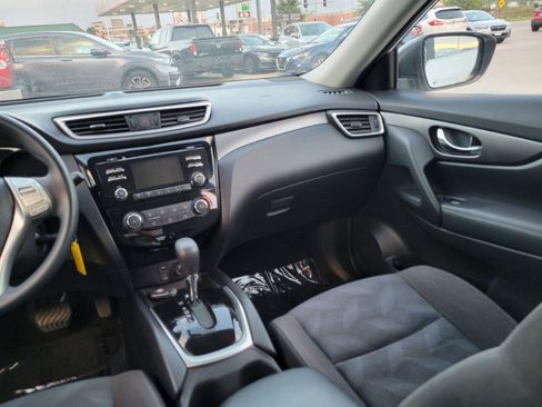 Used 2015 Nissan Rogue S FWD image 27