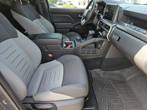 Used 2024 Toyota Tacoma TRD Off-Road AWD/4WD image 30