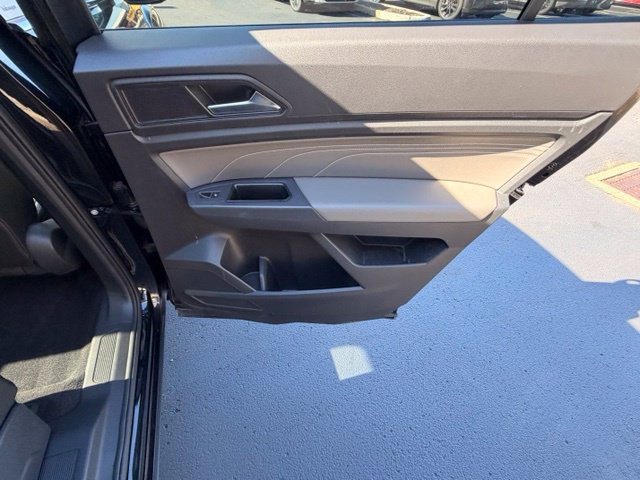 Certified 2021 Volkswagen Atlas Cross Sport SE FWD image 12