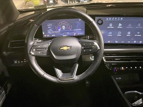 Certified 2025 Chevrolet Traverse LT image 17