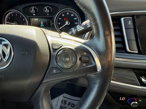 Used 2018 Buick Enclave Essence FWD image 29