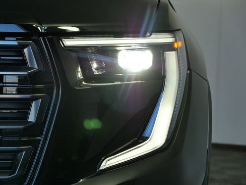 New 2026 GMC Acadia AT4 w/ Luxury Package image 10