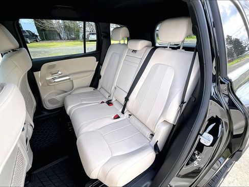 Used 2023 Mercedes-Benz EQB 250+ image 21