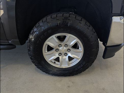Used 2016 Chevrolet Silverado 1500 LT AWD/4WD image 17