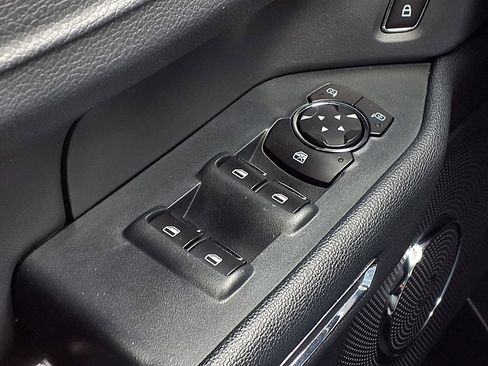 Used 2022 Ford Expedition XLT image 19