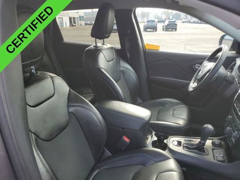 Used 2019 Jeep Cherokee Latitude Plus w/ Cold Weather Group image 28