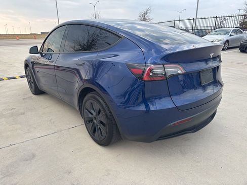 Used 2025 Tesla Model Y Long Range image 3