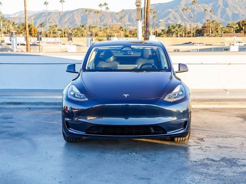 Used 2024 Tesla Model Y Performance image 3