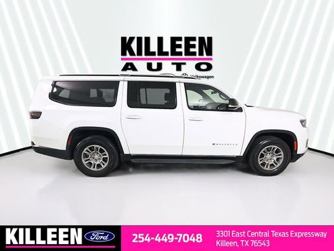 Used 2024 Jeep Wagoneer L 2WD image 9