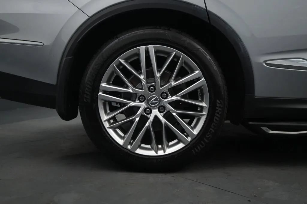 Used 2022 Acura MDX w/ Advance Package AWD/4WD image 16