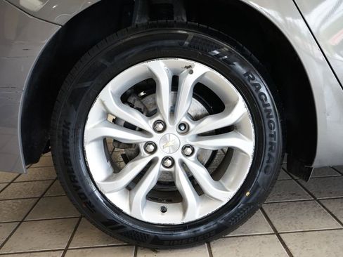 Used 2019 Chevrolet Cruze LT FWD image 48