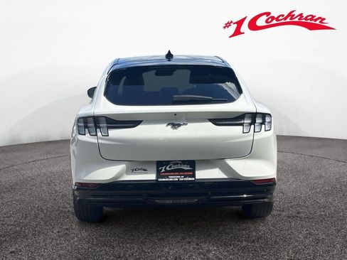 Certified 2022 Ford Mustang Mach-E Premium AWD/4WD image 9