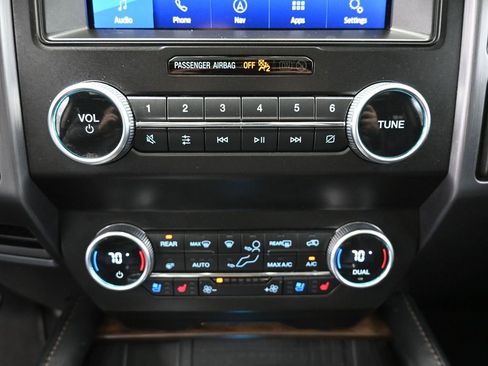 Certified 2021 Ford Expedition Platinum image 9