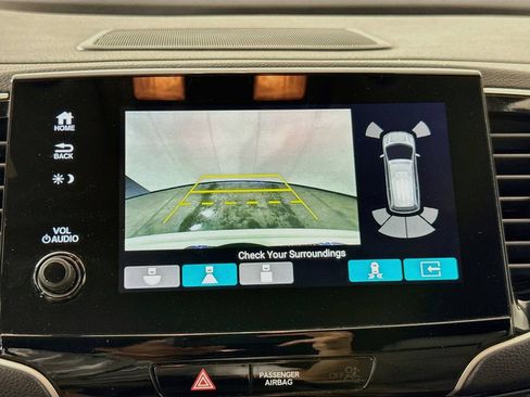 Used 2019 Honda Pilot Touring image 17