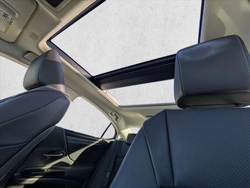 Certified 2022 Lexus ES 350 w/ Premium Package image 16