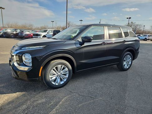 New 2026 Mitsubishi Outlander ES image 5