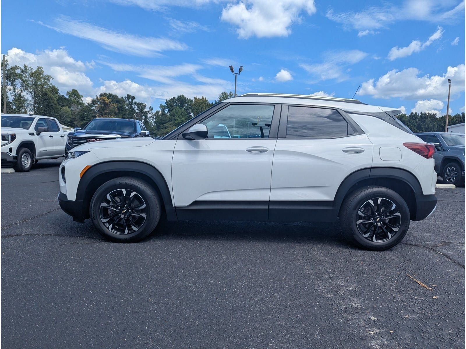 Used 2023 Chevrolet TrailBlazer LT FWD image 5