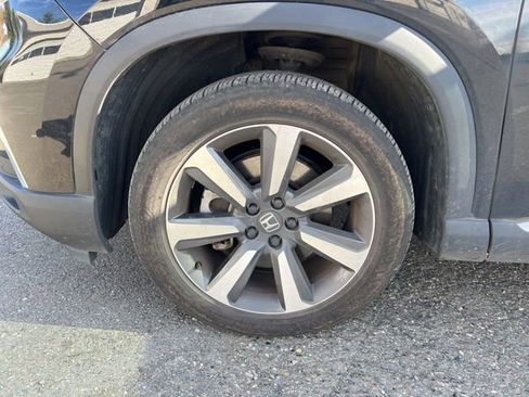 Used 2023 Honda Pilot Touring image 12