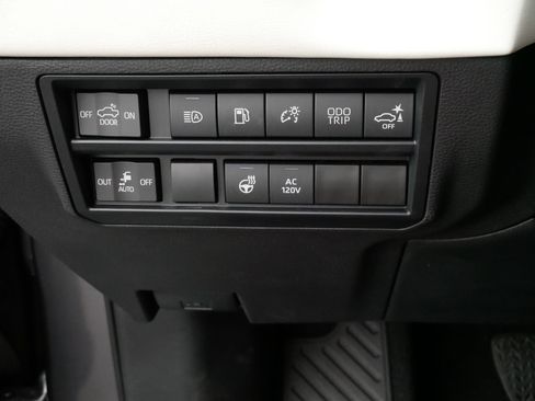 Used 2024 Toyota Tundra Capstone AWD/4WD image 28