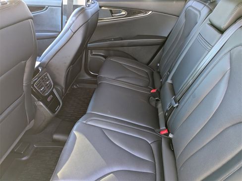 Used 2022 Lincoln Nautilus Reserve image 32