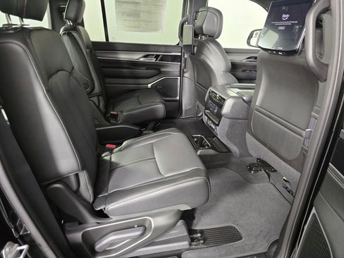 New 2025 Jeep Wagoneer Series II w/ HD Trailer Tow Package image 25