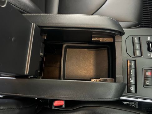 Used 2022 Toyota Highlander XLE AWD/4WD image 26
