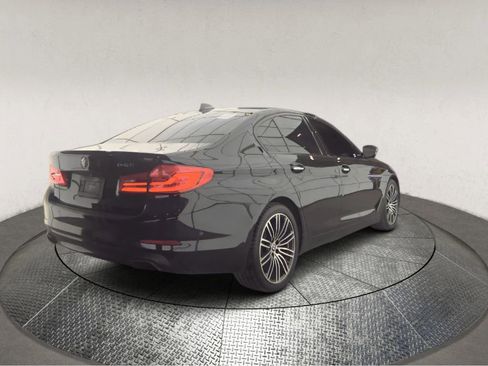 Used 2017 BMW 540i w/ Premium Package image 2