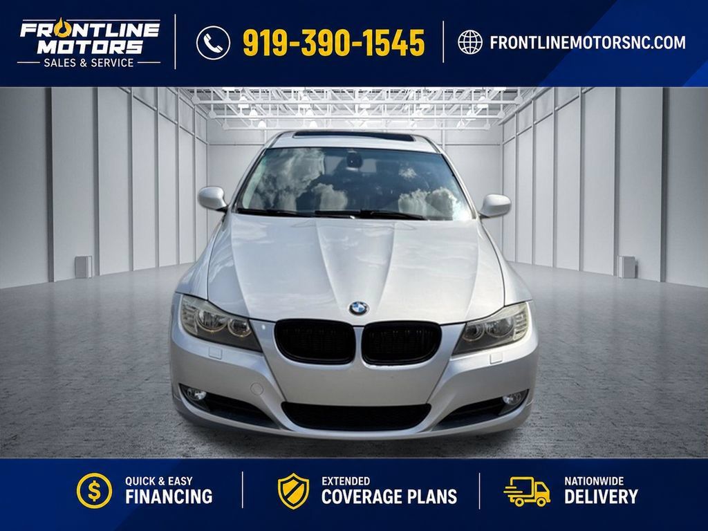 Used 2011 BMW 328i xDrive Sedan AWD/4WD image 4
