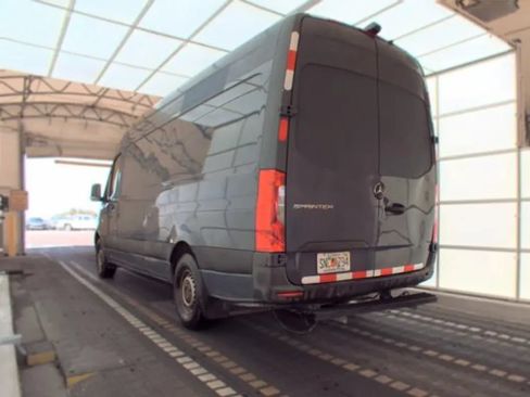 Used 2019 Mercedes-Benz Sprinter 170 image 2