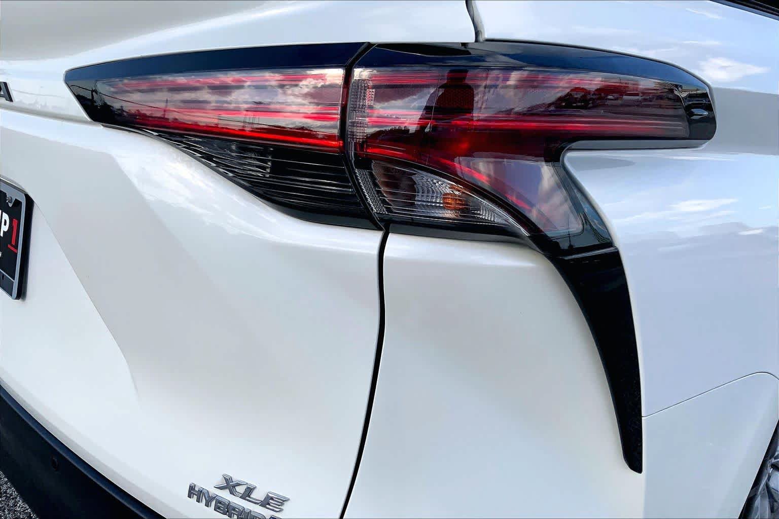 Used 2021 Toyota Sienna XLE w/ XLE Plus Package FWD image 10