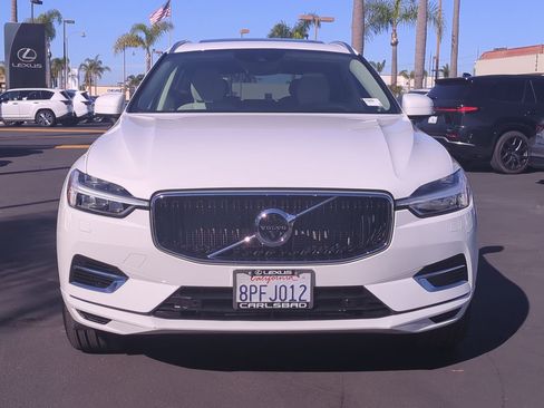 Used 2020 Volvo XC60 T8 Momentum image 2