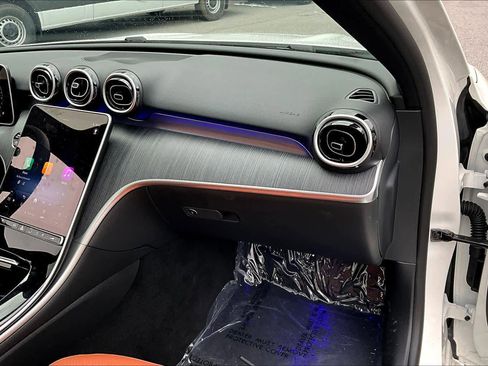 Used 2025 Mercedes-Benz C 300 4MATIC Sedan image 18