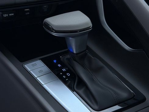 Certified 2025 Hyundai Elantra SE w/ Cargo Package image 15