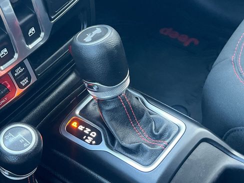 Used 2021 Jeep Wrangler Rubicon w/ Cold Weather Group image 23