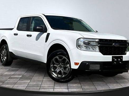 Used 2023 Ford Maverick XLT FWD image 3
